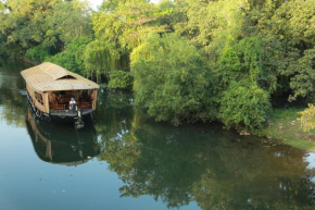 Exodus Houseboats